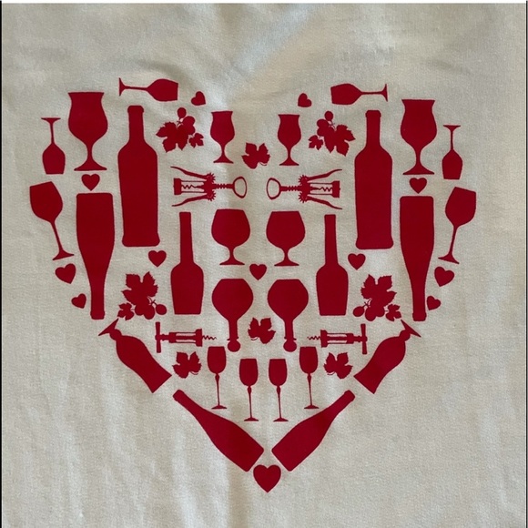 NWT Gypsy Sky shortsleeved wine lover white & red graphic T-shirt size small - Picture 2 of 8